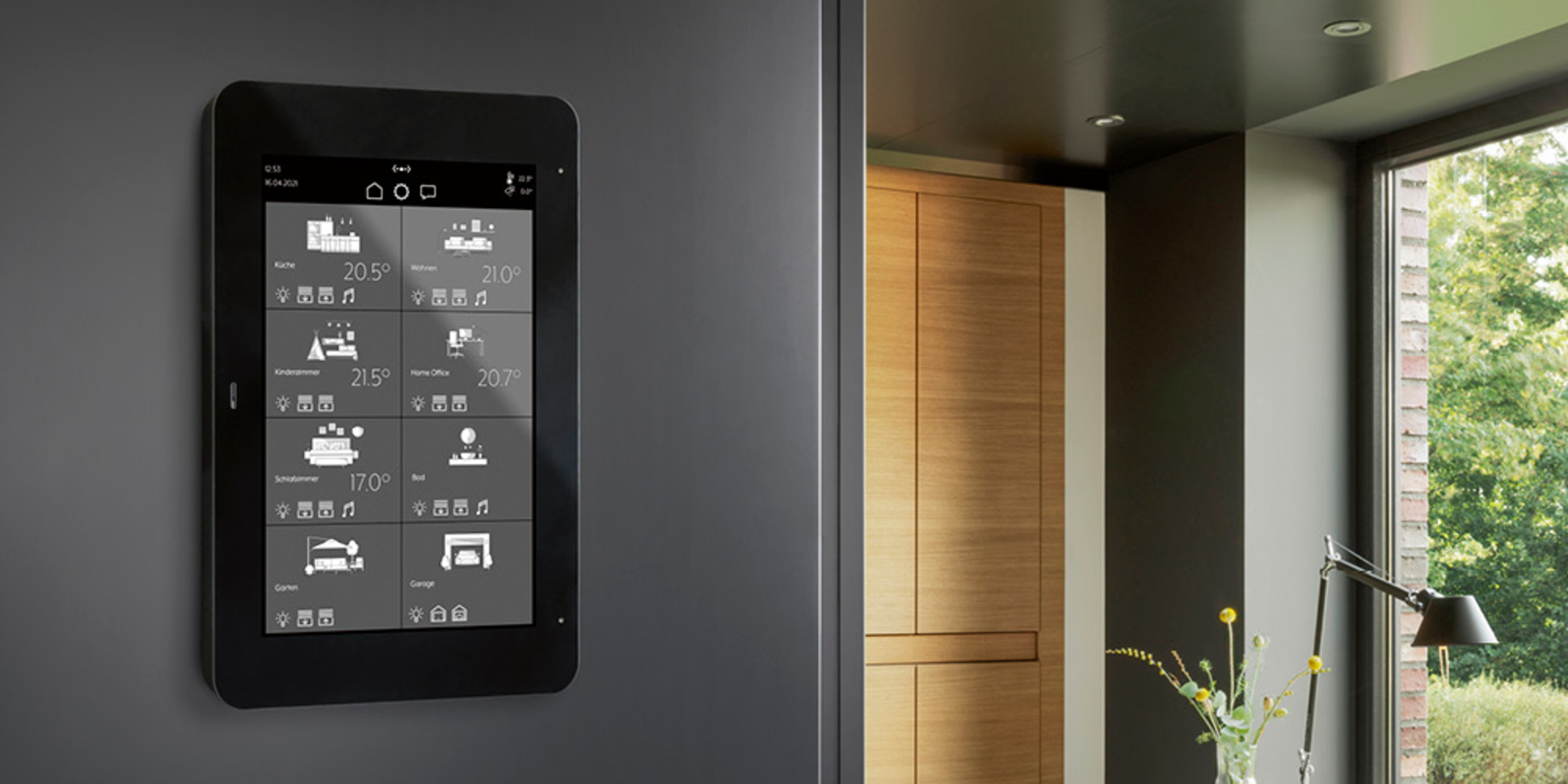 JUNG Smart Panel 8 bei Hans Sporer GmbH in Rosenheim